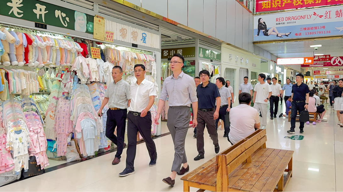繃緊“安全弦”，把好“節(jié)前關(guān)”！拱墅區(qū)區(qū)領(lǐng)導(dǎo)蒞臨錢江商城開展節(jié)前安全生產(chǎn)檢查