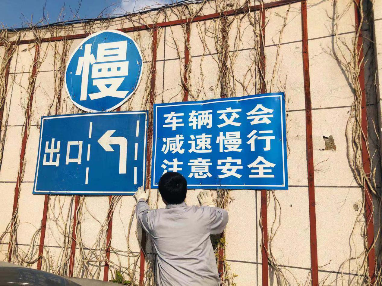 錢(qián)江商城開(kāi)展戶(hù)外廣告設(shè)施專(zhuān)項(xiàng)檢查