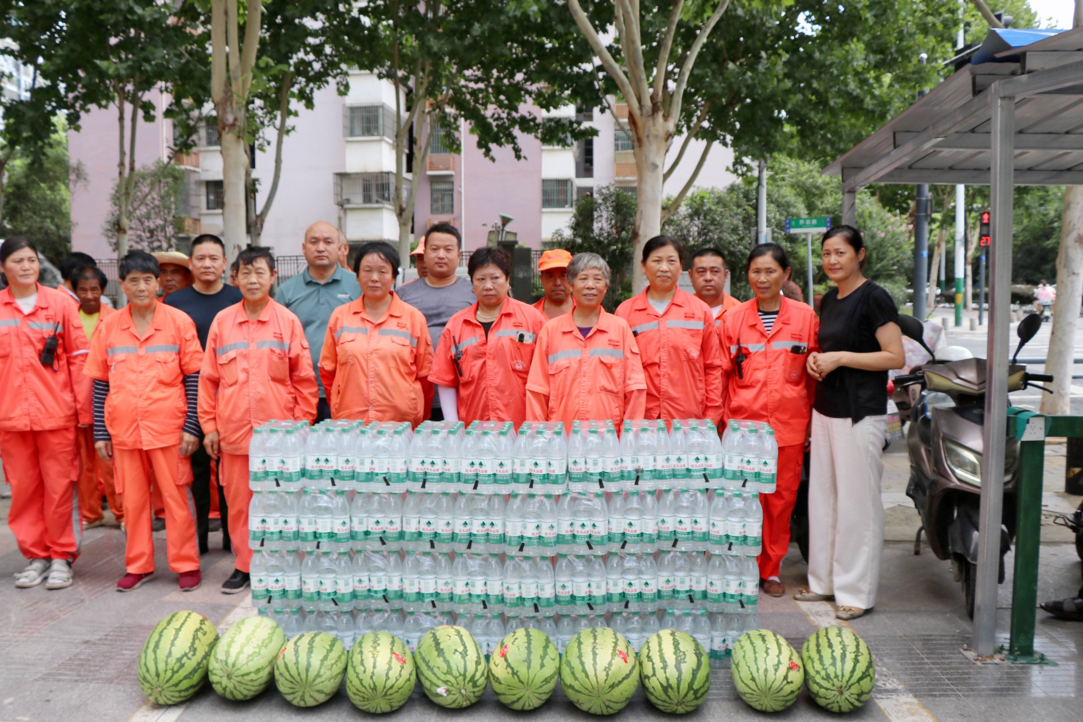  酷暑送清涼，關愛顯擔當——廬陽建華文創(chuàng)園攜手愛心企業(yè)開展夏日送清涼活動