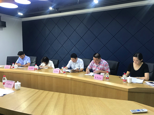 20180925拱墅區(qū)協(xié)調(diào)勞動(dòng)關(guān)系三方會(huì)議在建華文創(chuàng)集團(tuán)順利召開(kāi) (2).jpg